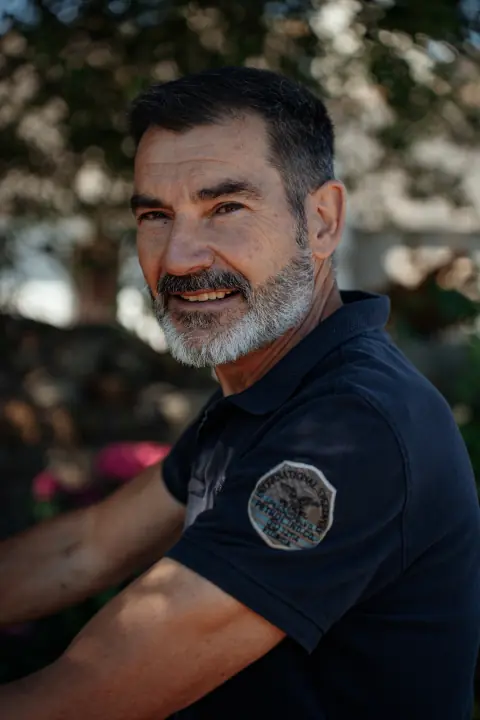 Portrait de Dominique, votre hôte chez Huelgoat Évasion